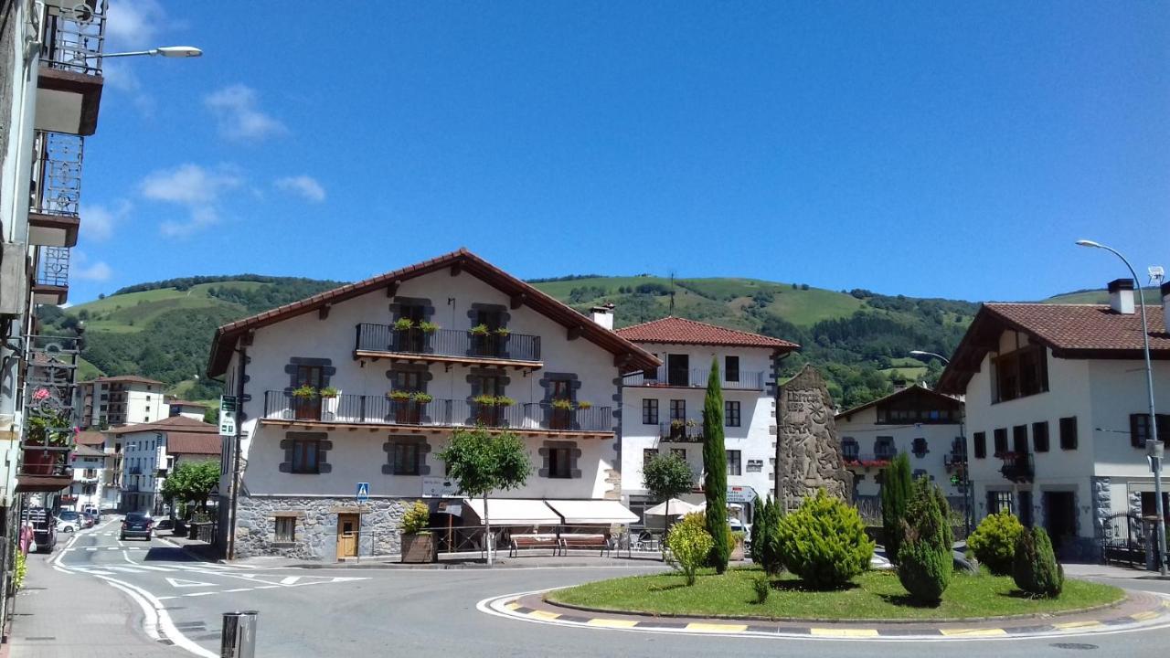 Hostal-Cicloturismo Lopenea Leitza Kültér fotó